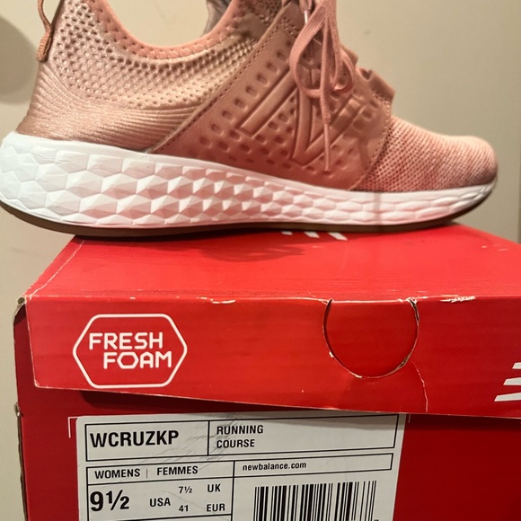 Woman shoes - Picture 2 of 2